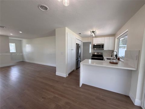 Tiny photo for 7525 Garfield St, Hollywood, FL 33024 (MLS # A12008881)
