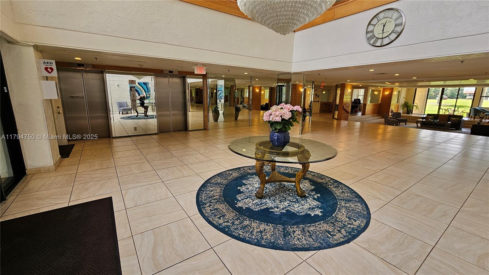 COUNTRY CLUB APTS AT - Residential