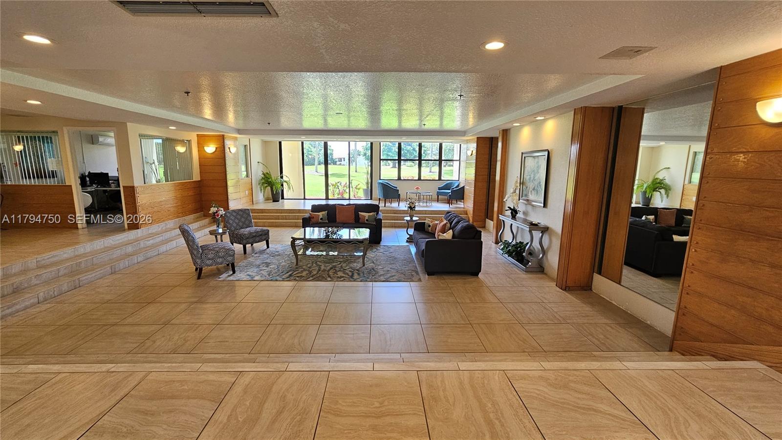 COUNTRY CLUB APTS AT - Residential