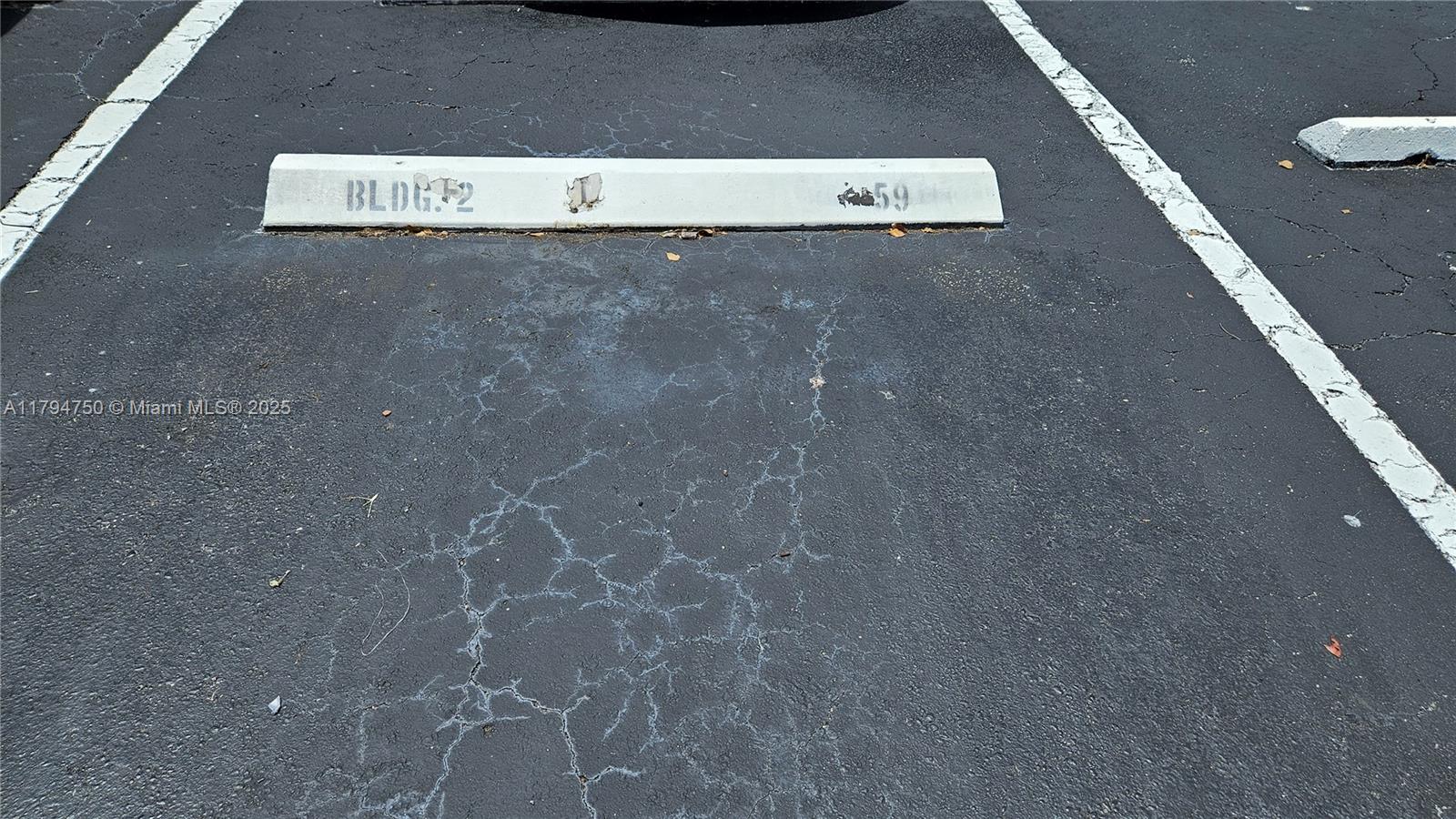 COUNTRY CLUB APTS AT - Residential