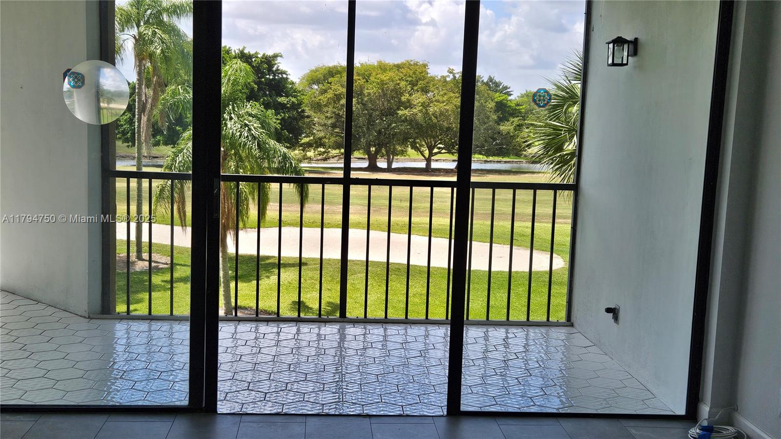 COUNTRY CLUB APTS AT - Residential