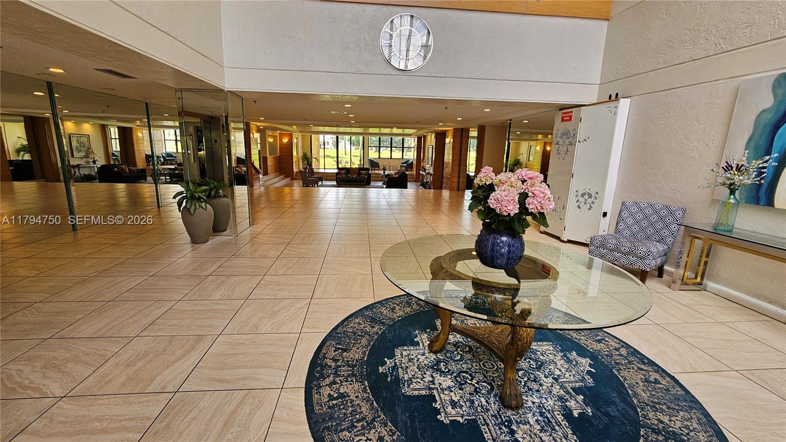 COUNTRY CLUB APTS AT - Residential