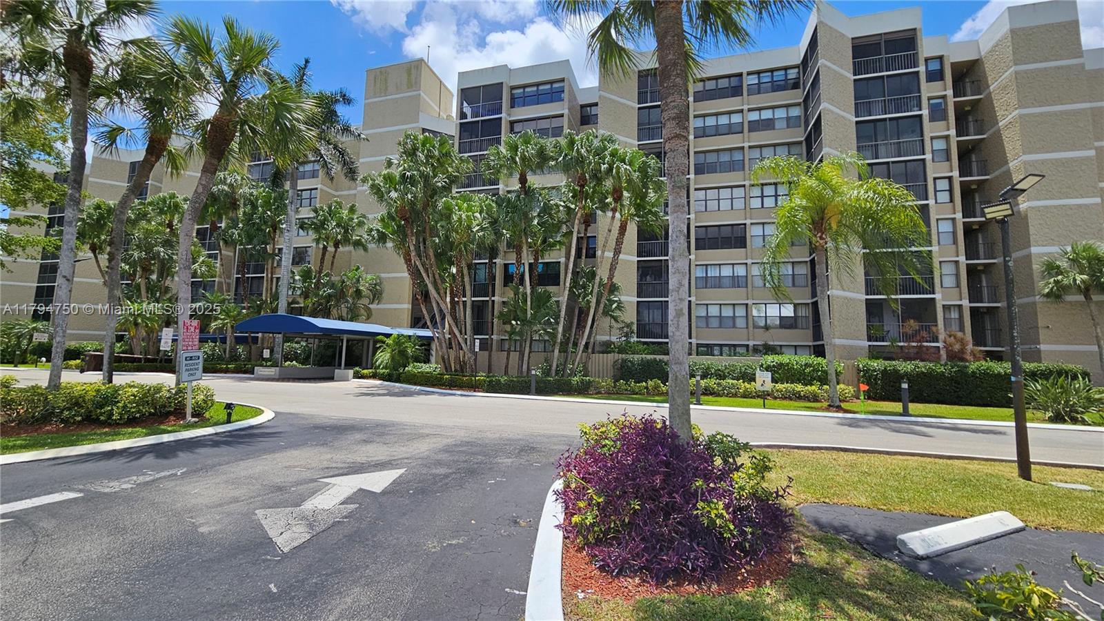 COUNTRY CLUB APTS AT - Residential