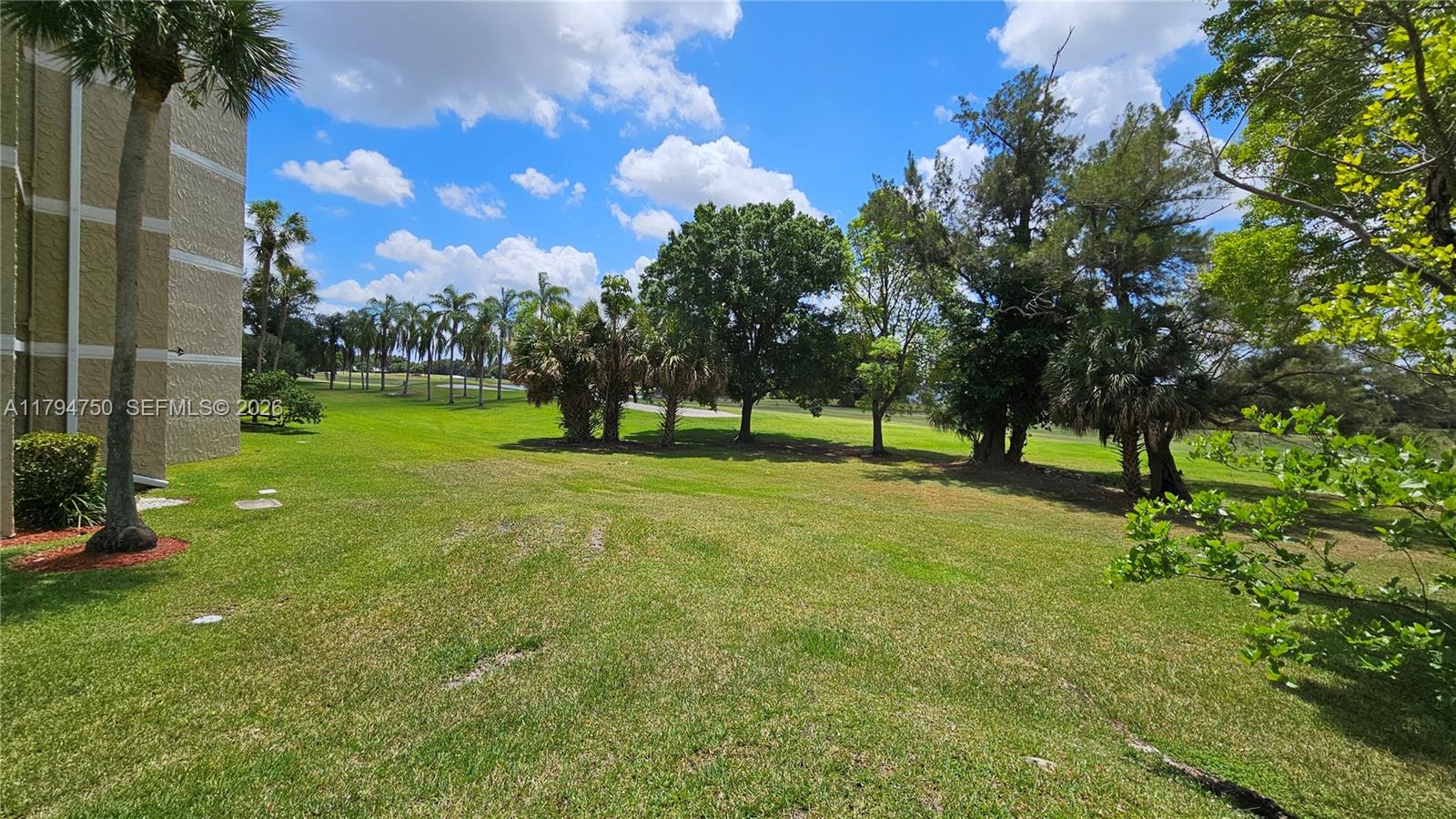 COUNTRY CLUB APTS AT - Residential