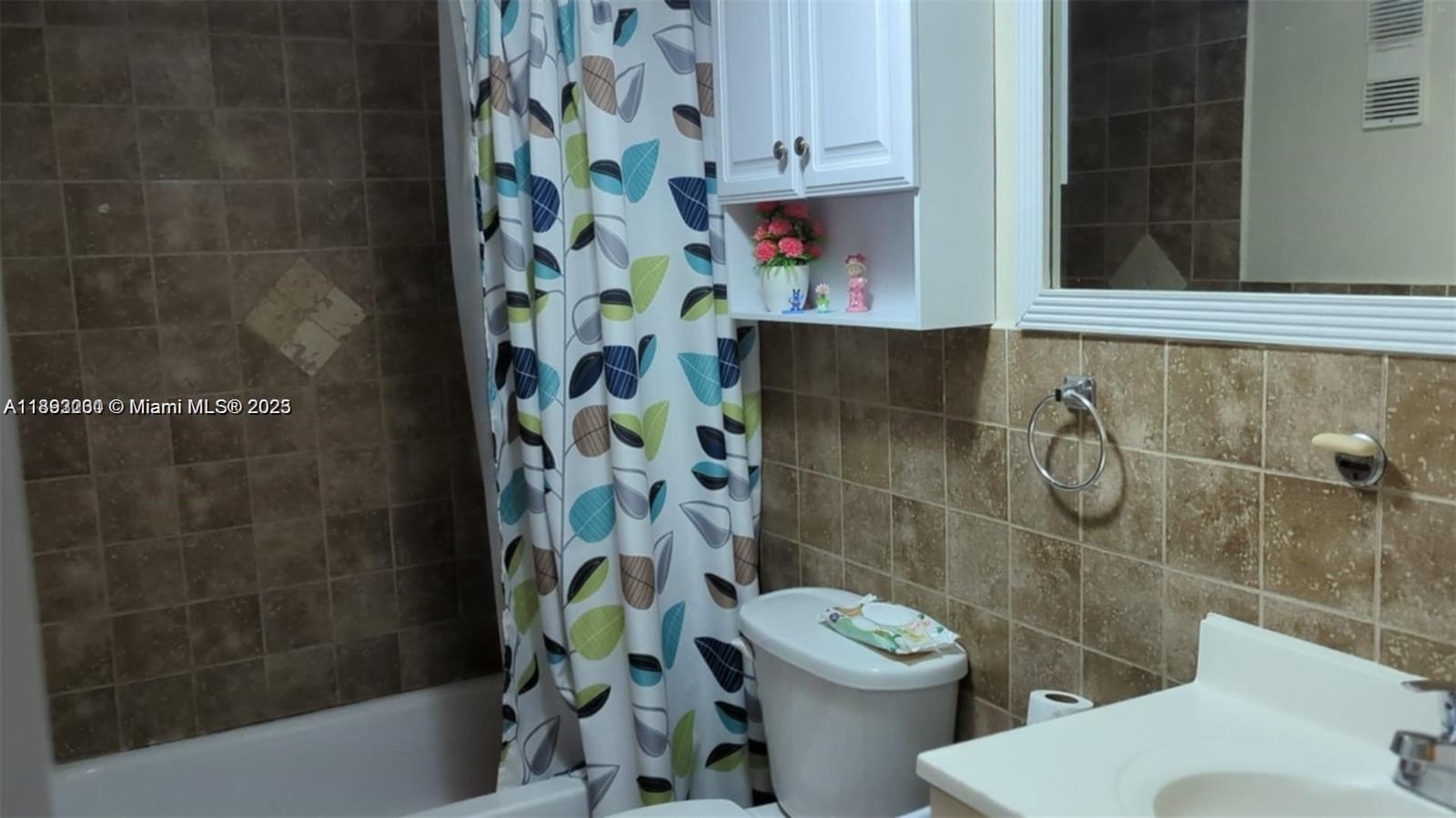 CORAL GATE EAST CONDO - Residential Lease
