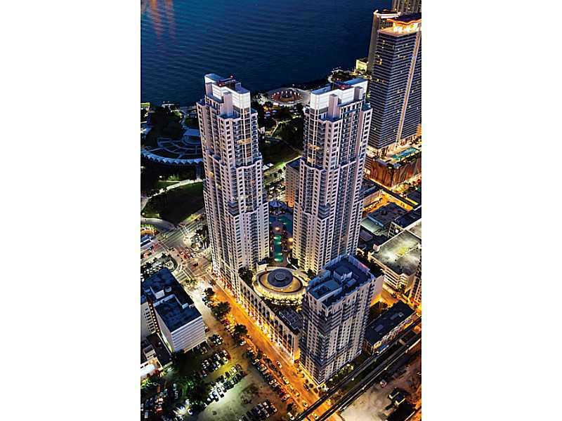VIZCAYNE, SOPHISTICATED URBAN CITY LIVING SITUATED IN THE HEART OF DOWNTOWN MIAMI WITH SWEEPING VIEWS OF THE CITY AND BISCAYNE BAY. VIZCAYNE'S DOORMEN WELCOME YOU TO ELEGANT RECEPTION LOBBIES, VALET AND CONCIERGE SERVICES. 24/7 SECURITY ADN SMART-BUILDIN G TECHNOLOGY COMPLIMENT THE STATE-OF-THE-ART TOWERS. MANY AMENITIES INCLUDING 15,000SQFT SPA COMPLETE WITH MASSAGE ROOMS, SAUNA AND STEAM ROOMS. THREE, STUNNING LAGOON POOLS WITH BAR OVERLOOKING THE BAY AND MUCH MORE.