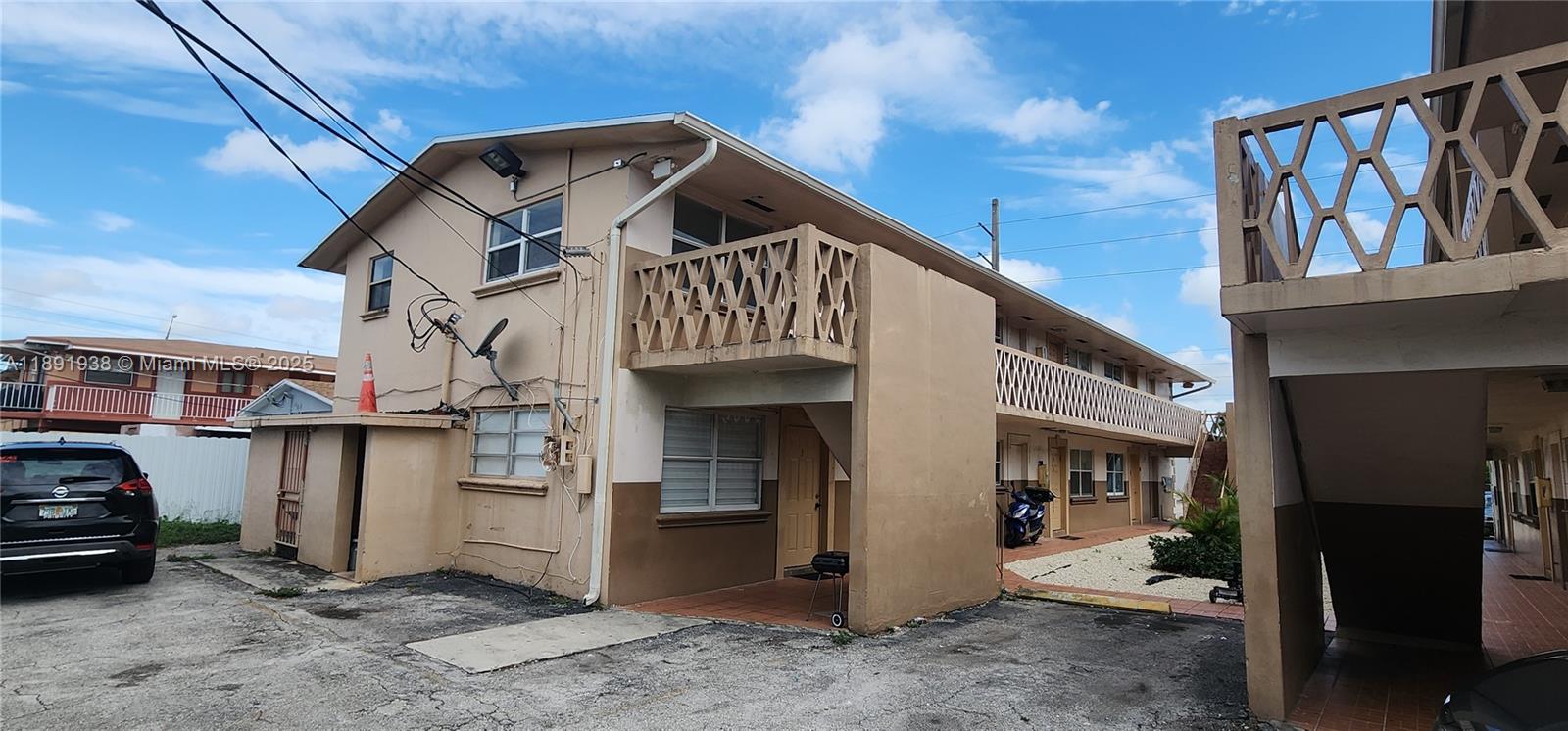 PHILLIPSONS ADDN TO HIALE - Residential Lease