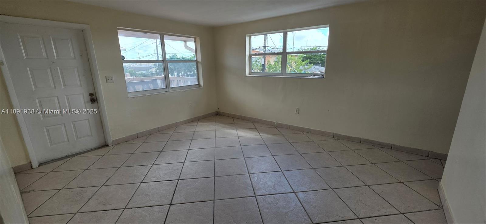 PHILLIPSONS ADDN TO HIALE - Residential Lease