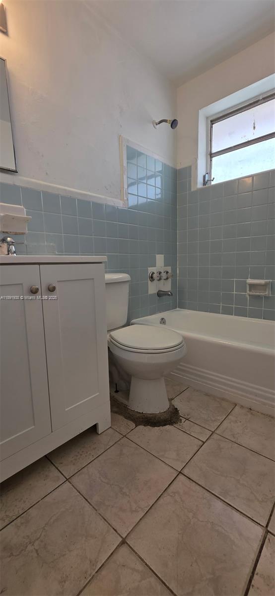 PHILLIPSONS ADDN TO HIALE - Residential Lease