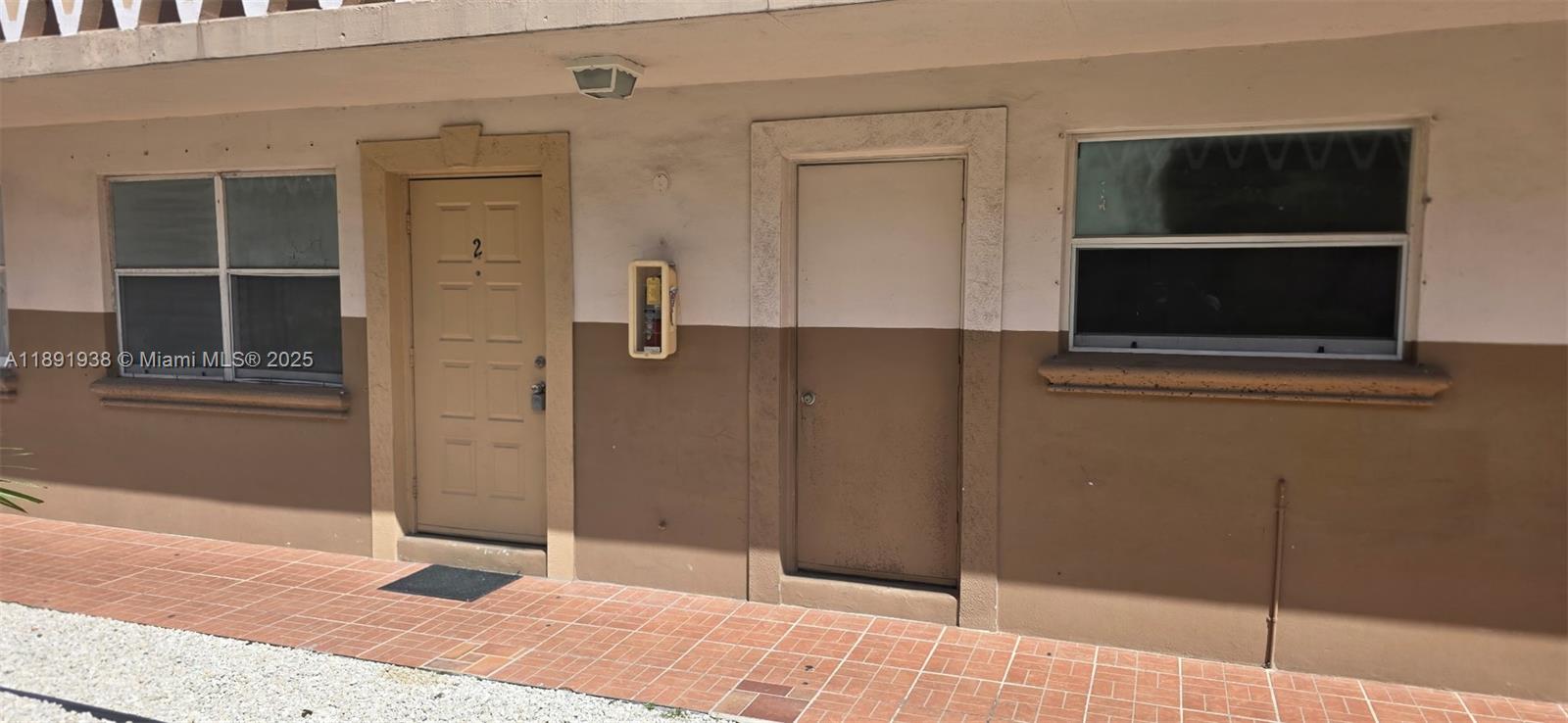 PHILLIPSONS ADDN TO HIALE - Residential Lease