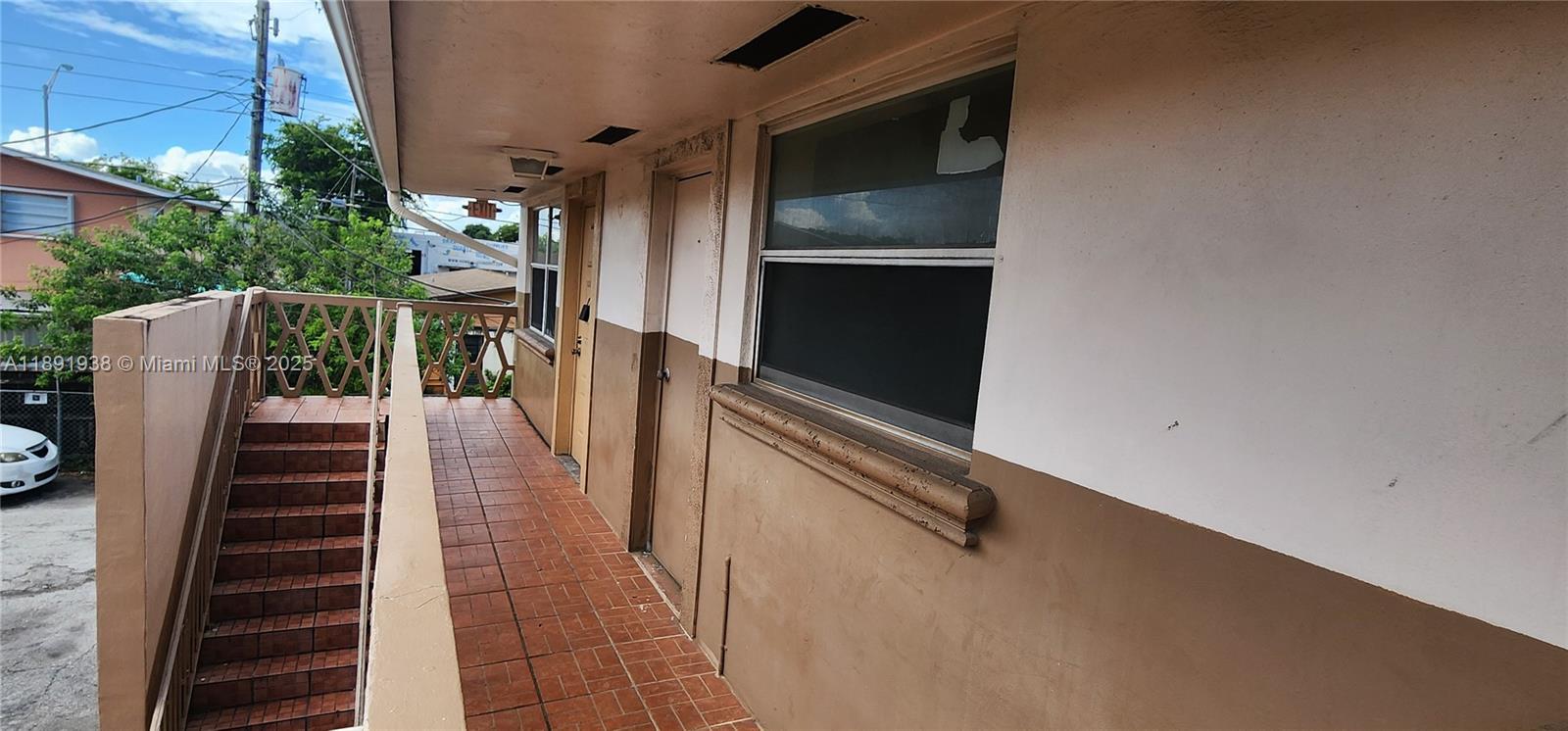 PHILLIPSONS ADDN TO HIALE - Residential Lease