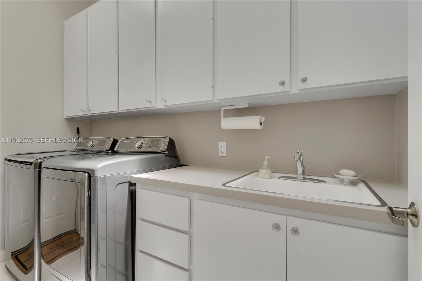 OAKS OAKS EAST 1 - Residential