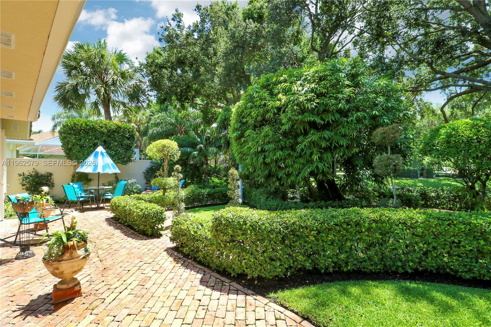 OAKS OAKS EAST 1 - Residential