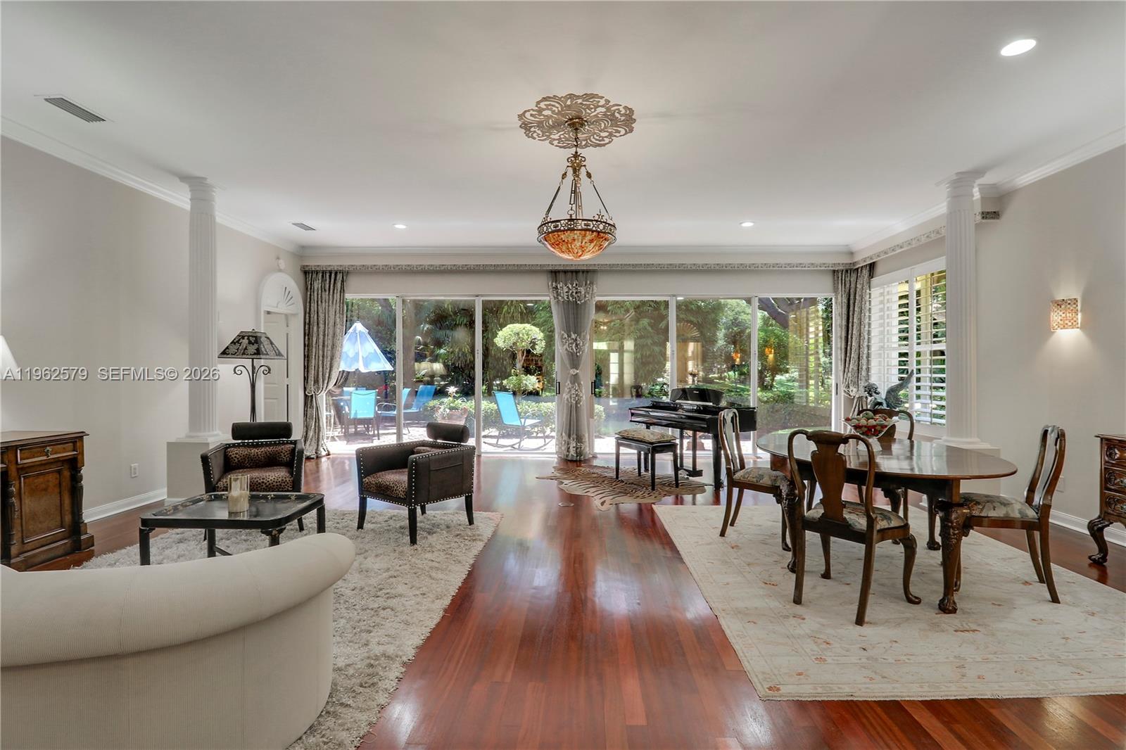 OAKS OAKS EAST 1 - Residential