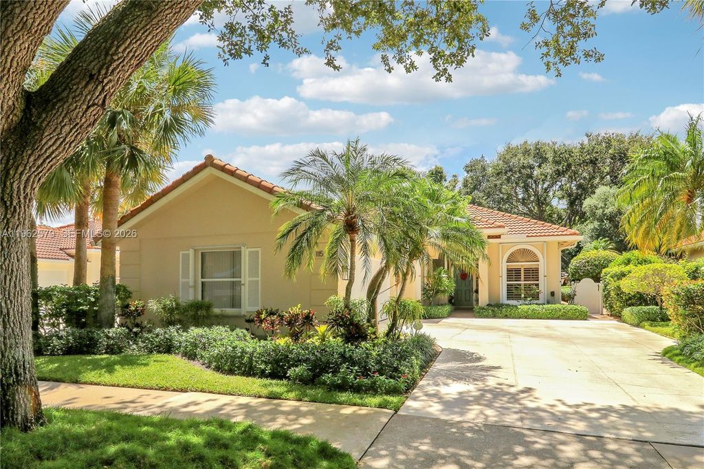 Photo of 115 Winter Club Ct, Palm Beach Gardens, FL 33410 (MLS # A11962579)