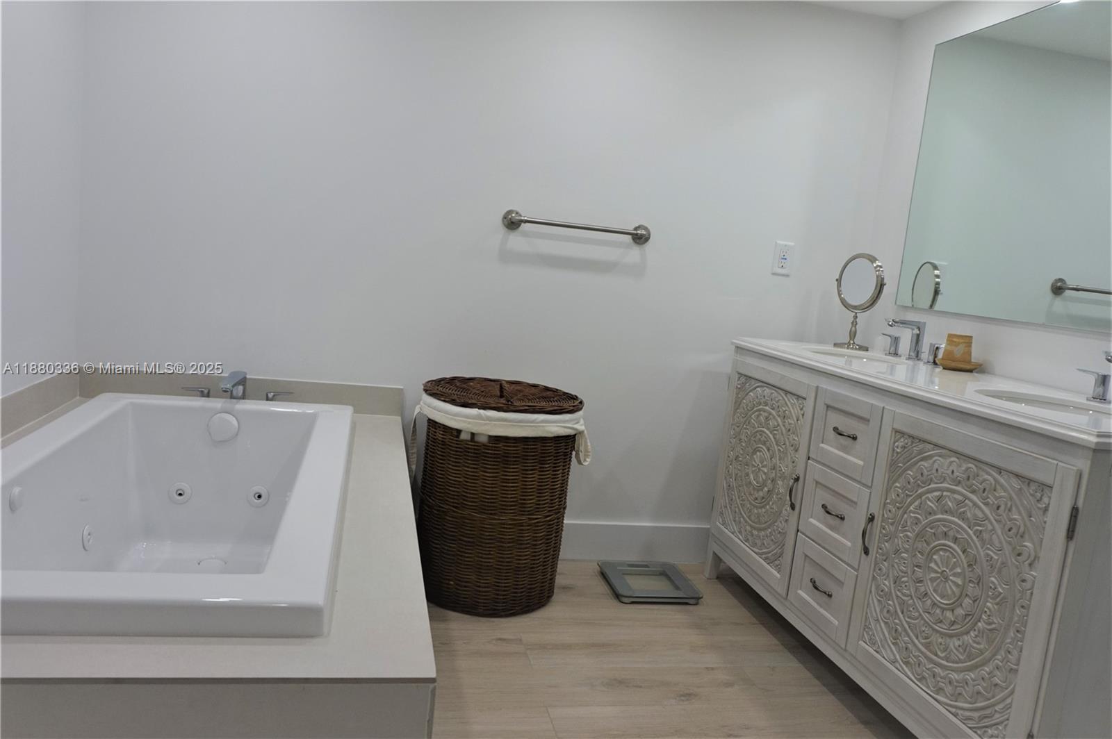 CAPE FLORIDA CLUB CONDO P - Residential Lease