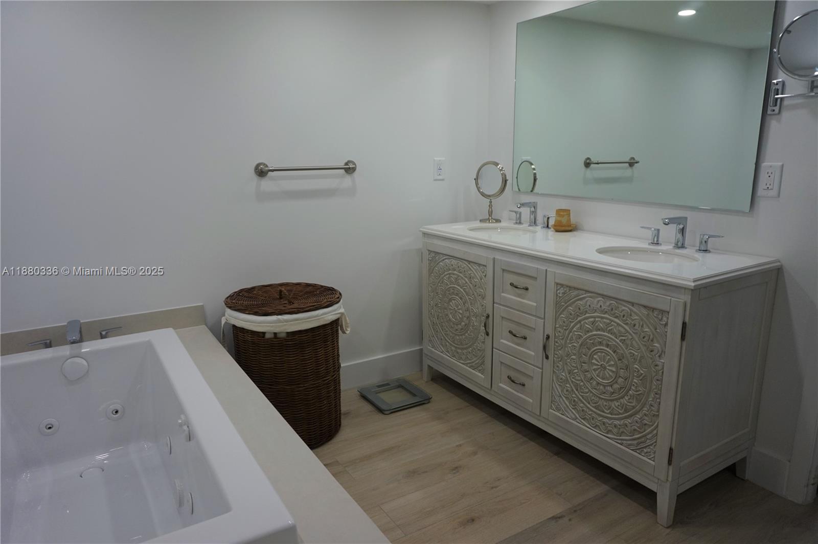 CAPE FLORIDA CLUB CONDO P - Residential Lease