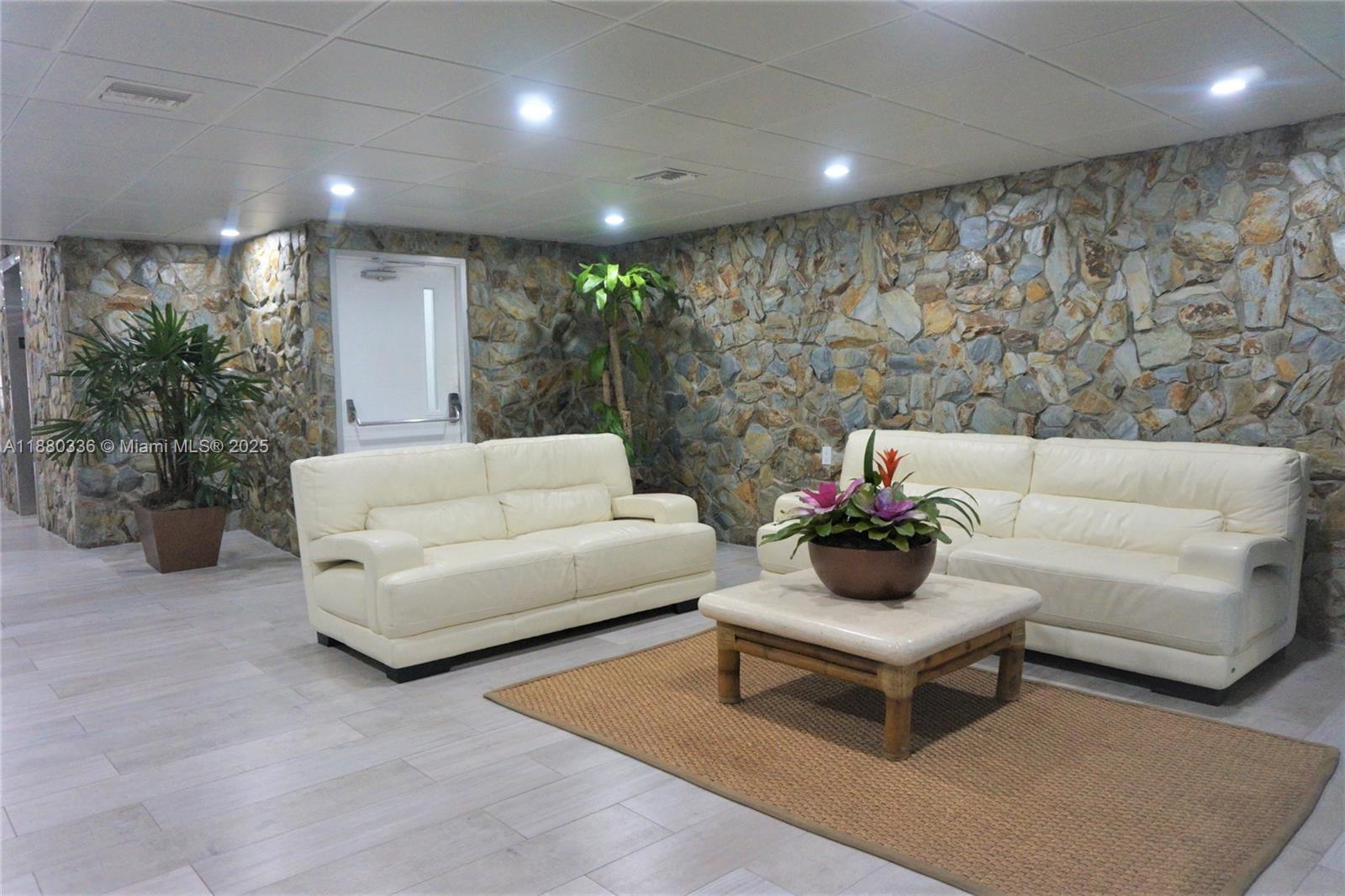 CAPE FLORIDA CLUB CONDO P - Residential Lease