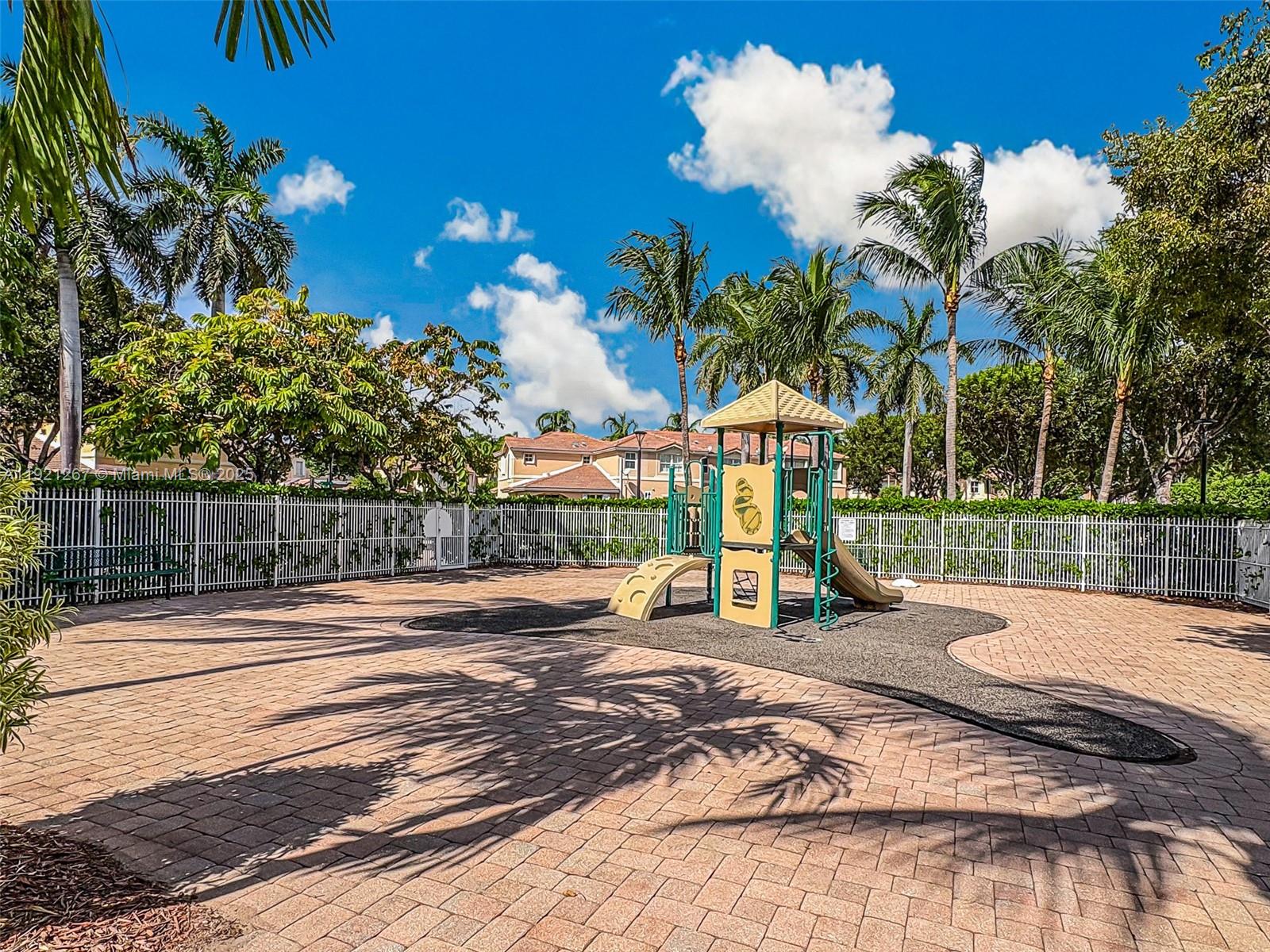 KENDALL BREEZE - Residential