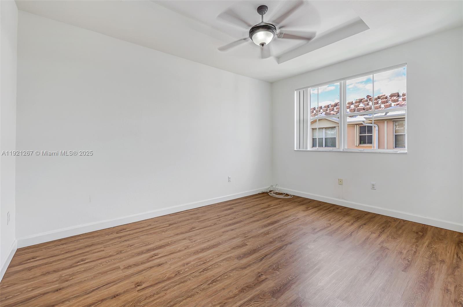 KENDALL BREEZE - Residential