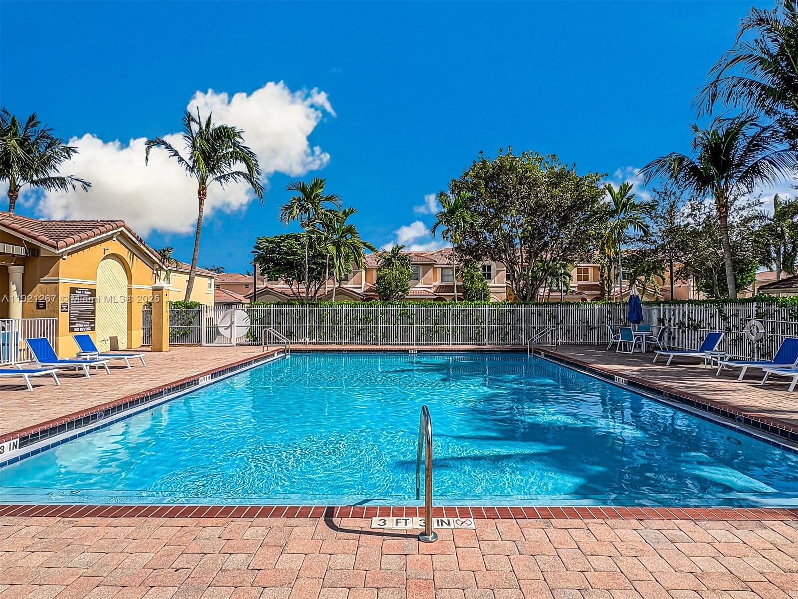 KENDALL BREEZE - Residential