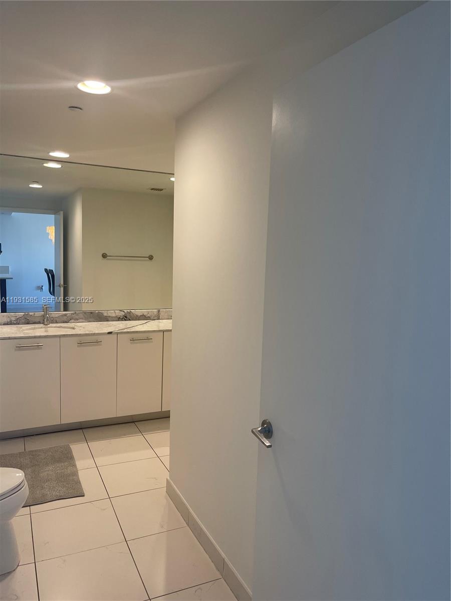 500 BRICKELL EAST CONDO - Residential Lease