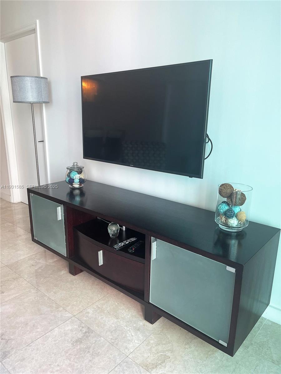 500 BRICKELL EAST CONDO - Residential Lease