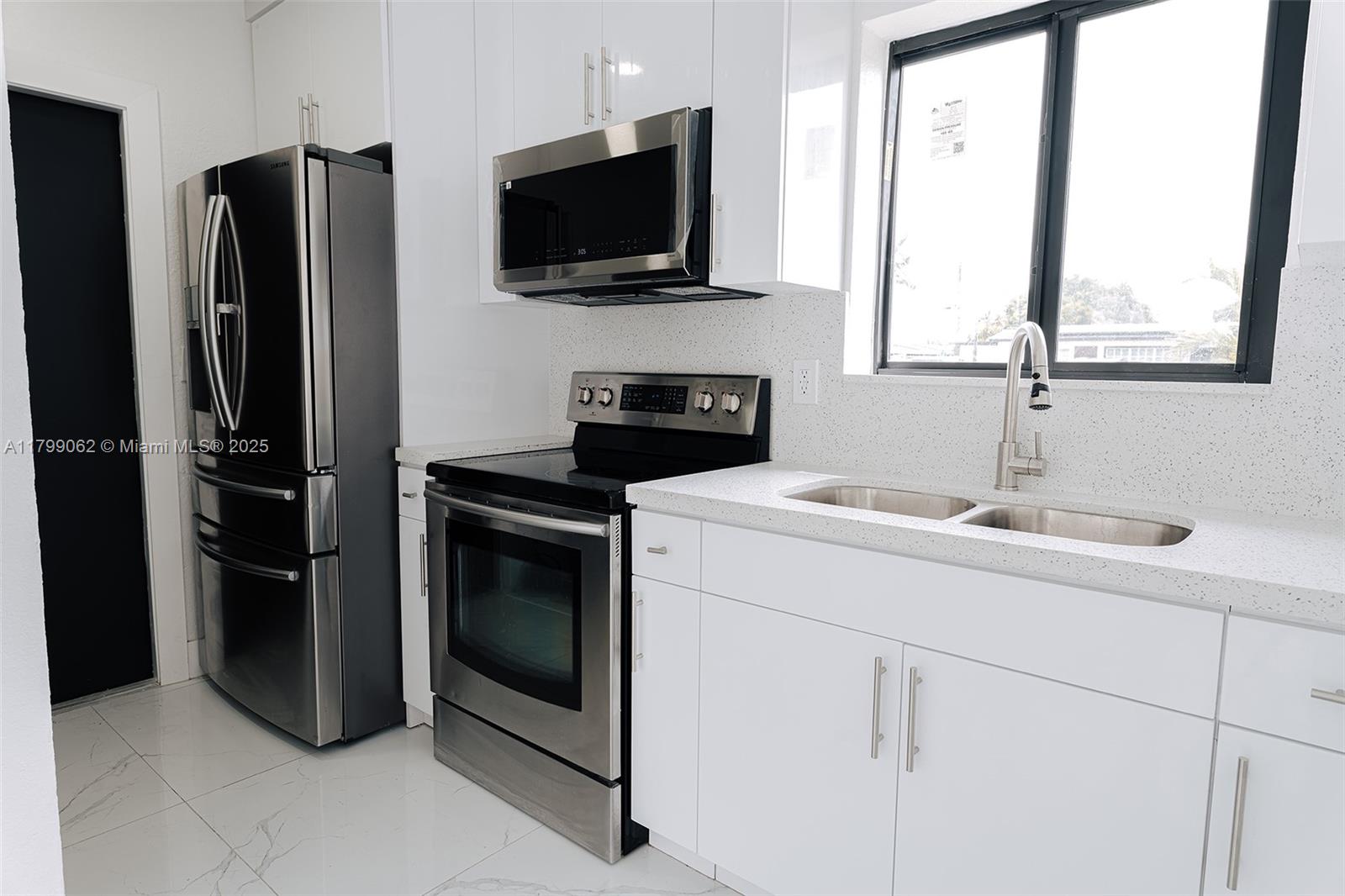 SCOTT LAKE MANOR SEC 3 - Residential