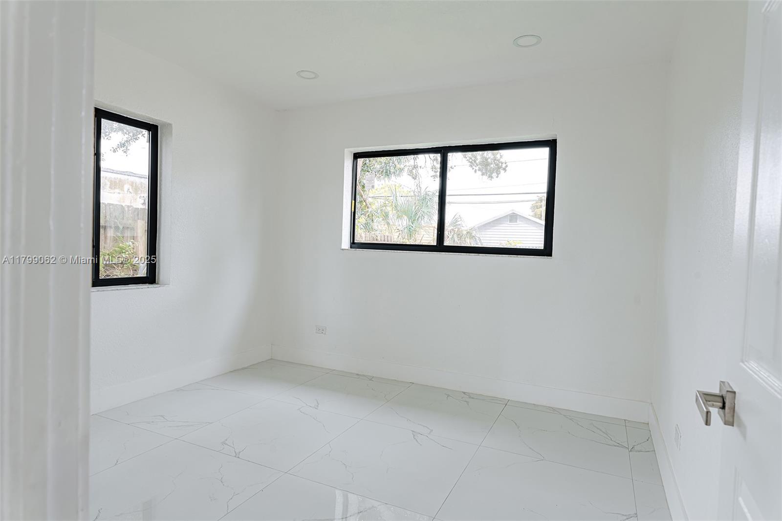 SCOTT LAKE MANOR SEC 3 - Residential
