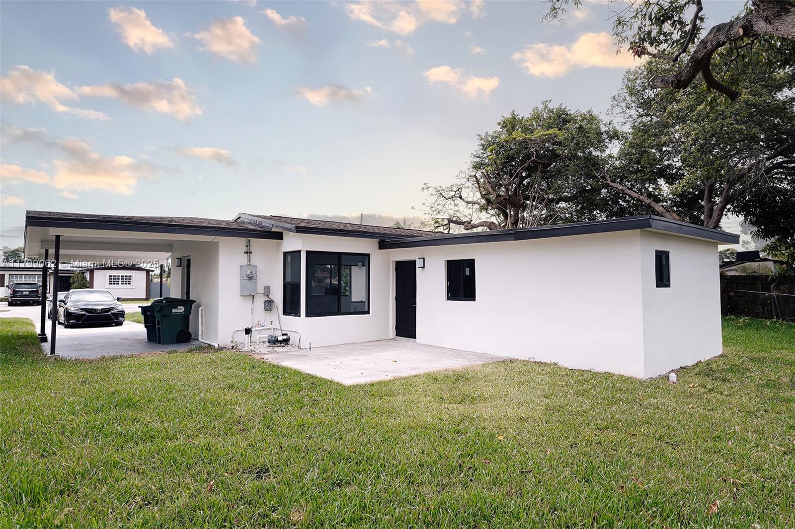 SCOTT LAKE MANOR SEC 3 - Residential
