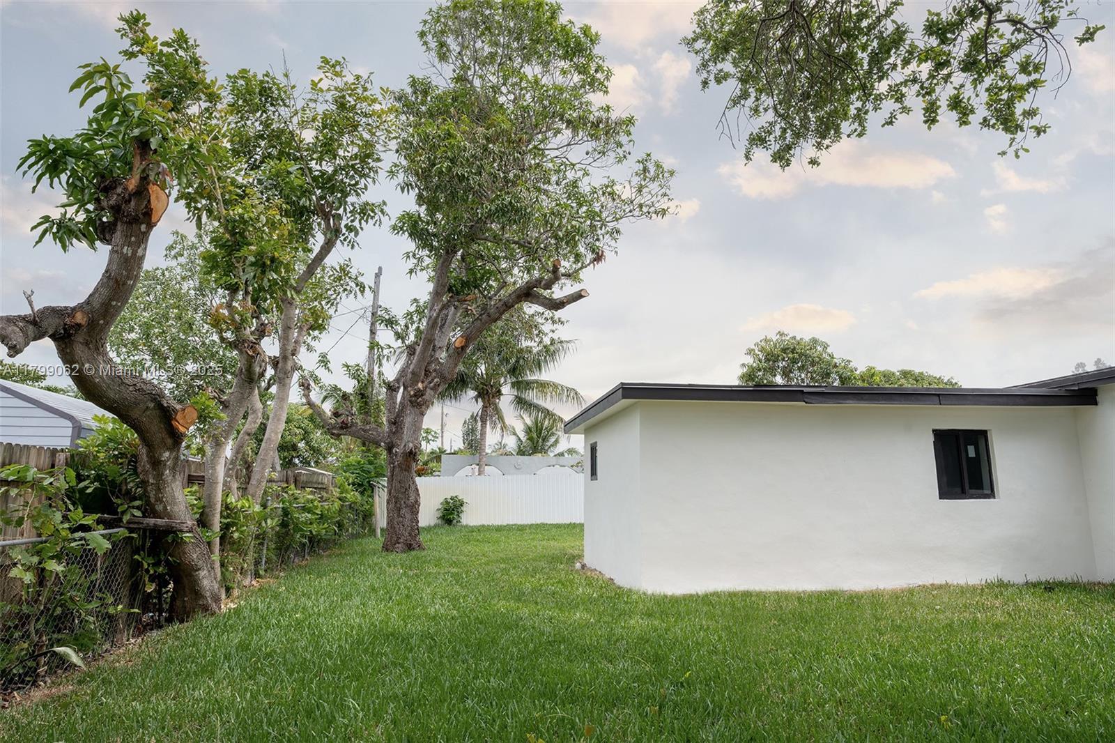 SCOTT LAKE MANOR SEC 3 - Residential