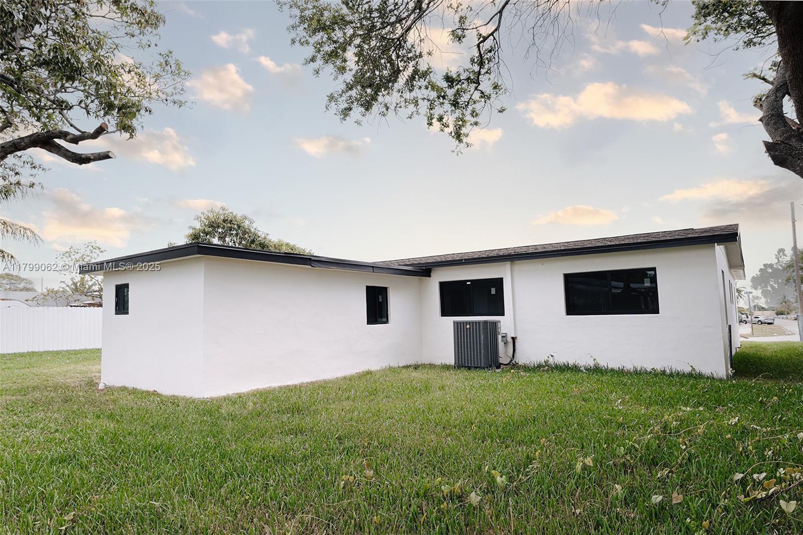 SCOTT LAKE MANOR SEC 3 - Residential
