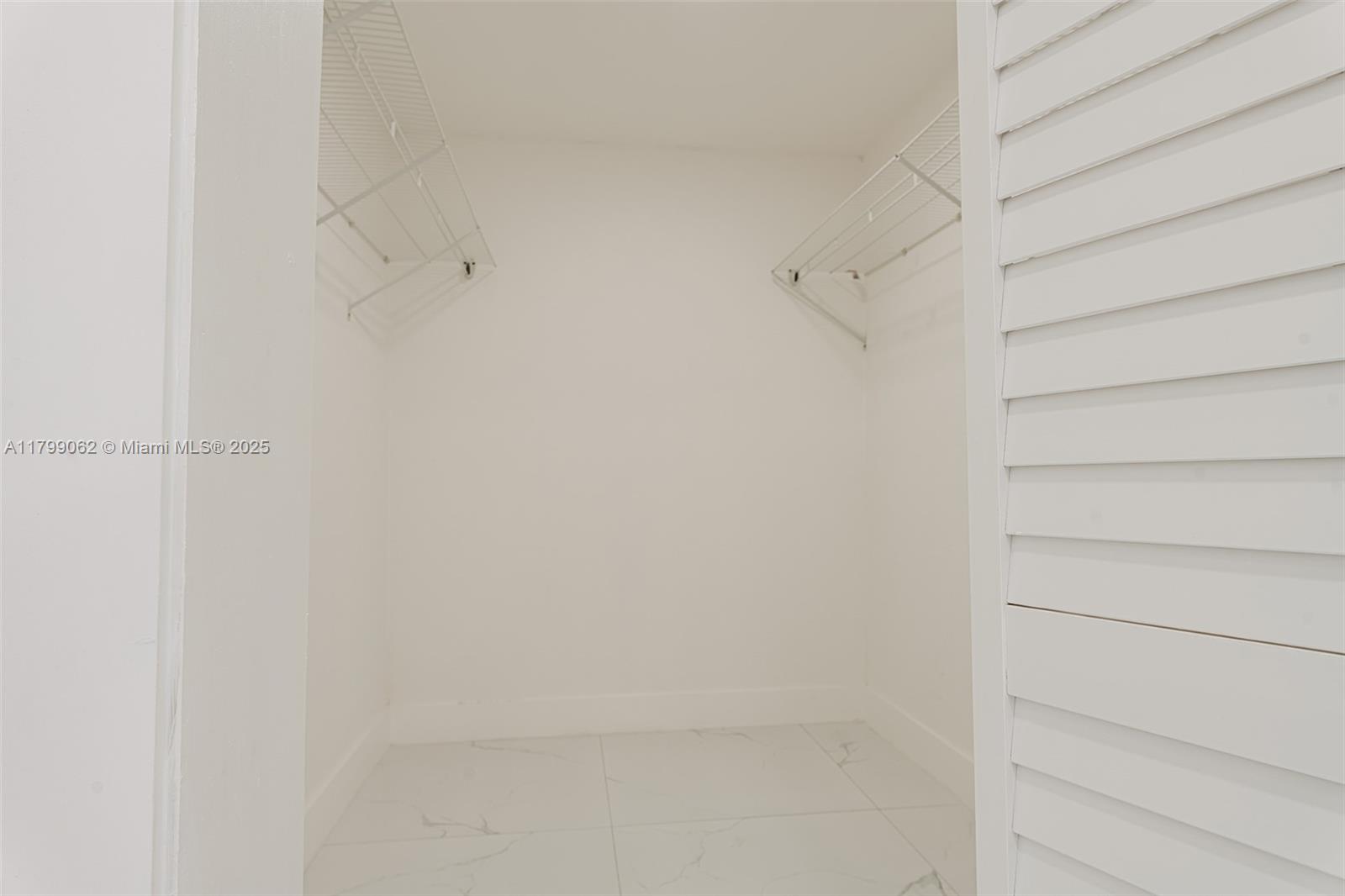 SCOTT LAKE MANOR SEC 3 - Residential