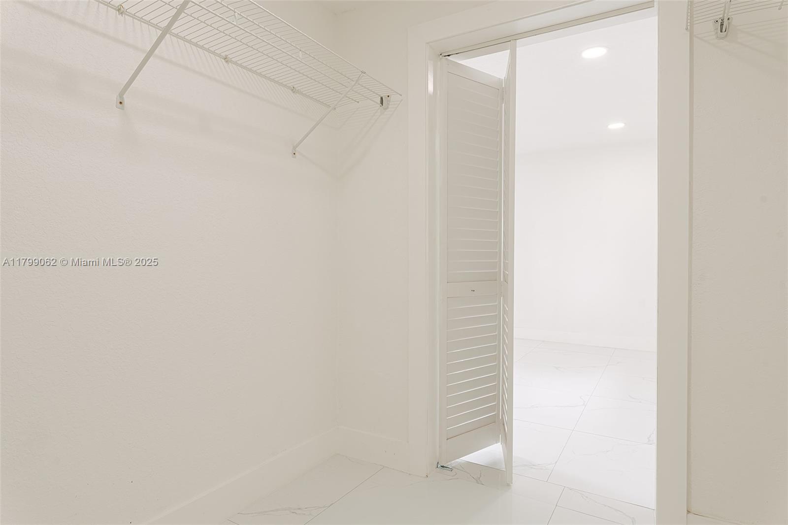 SCOTT LAKE MANOR SEC 3 - Residential