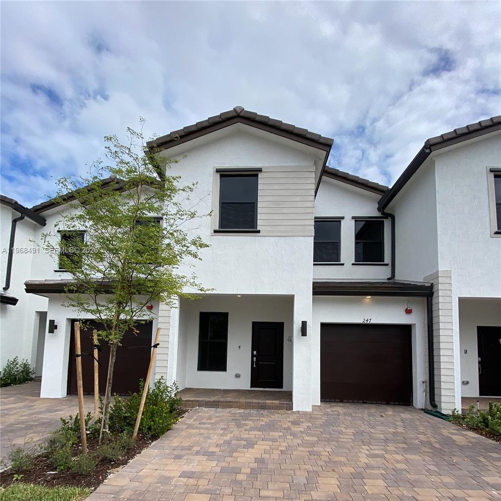 Photo of 247 SW 159th Pl, Pembroke Pines, FL 33027 (MLS # A11968491)