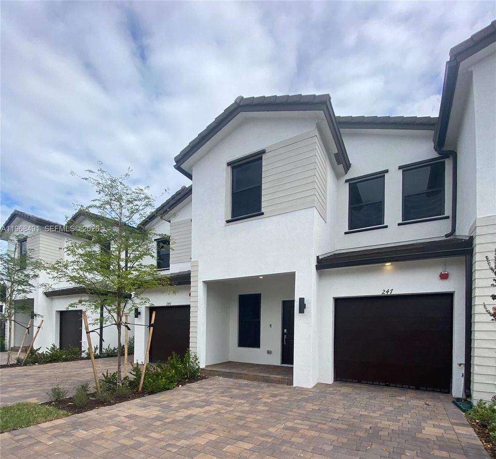 Photo of 247 SW 159th Pl, Pembroke Pines, FL 33027 (MLS # A11968491)