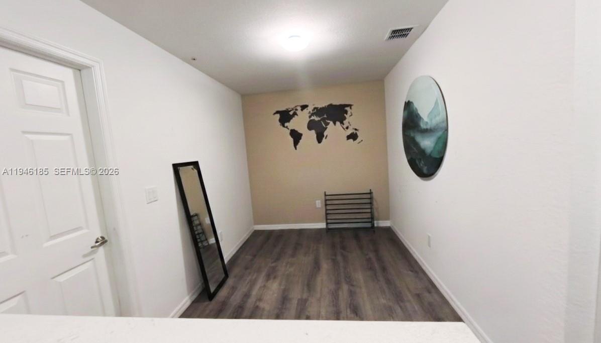 HIGHLAND PARK VILLAGE CON - Residential