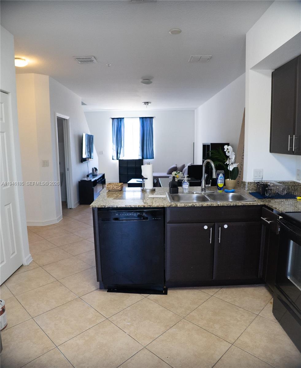 HIGHLAND PARK VILLAGE CON - Residential
