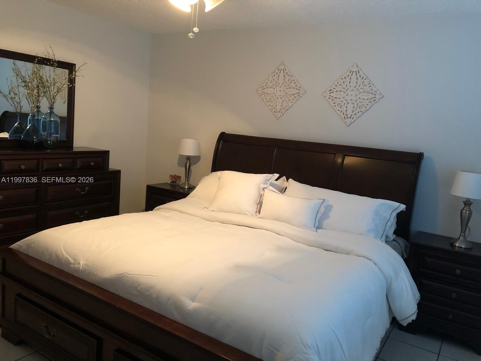 BIRD LAKES TOWNHOUSE SEC - Residential Lease