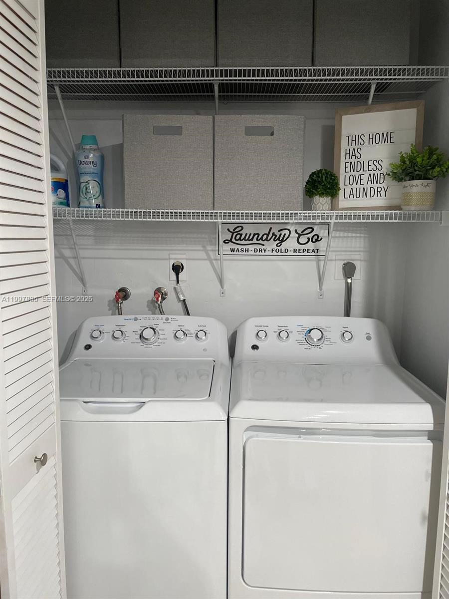 BIRD LAKES TOWNHOUSE SEC - Residential Lease