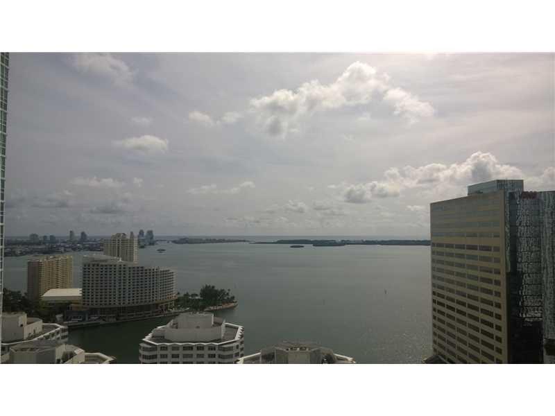 AMAZING UNIT WITH PANORAMIC VIEWS OF BAY!!. UPDATED UNIT WITH PORCELATO FLOORS, SPLIT LAYOUT. STATE OF THE ART GYM, 2 SWIMMING POOLS, WINE CELLAR, CLUB ROOM, CONCIERGE, BUSINESS CENTER. WALK TO WORK, TO RESTAURANTS, MARY BRICKELL, SOON TO BRICKELL CITY CE NTER AND CINEMAS!!!