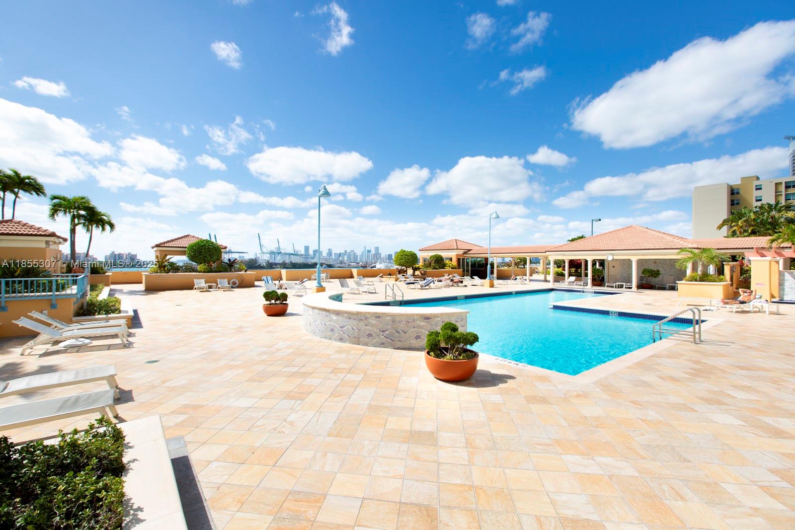 YACHT CLUB AT PORTOFINO C - Residential