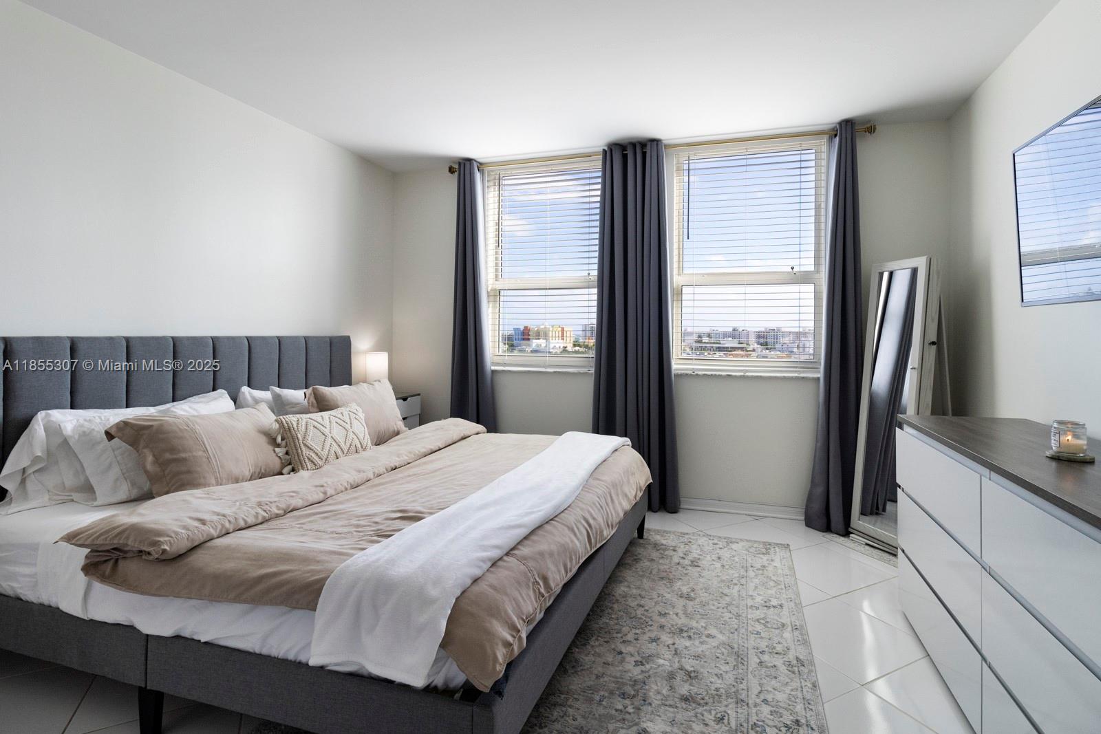 YACHT CLUB AT PORTOFINO C - Residential