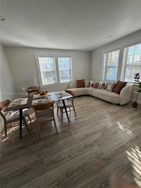 536 14th St 304 Miami Beach FL 33139