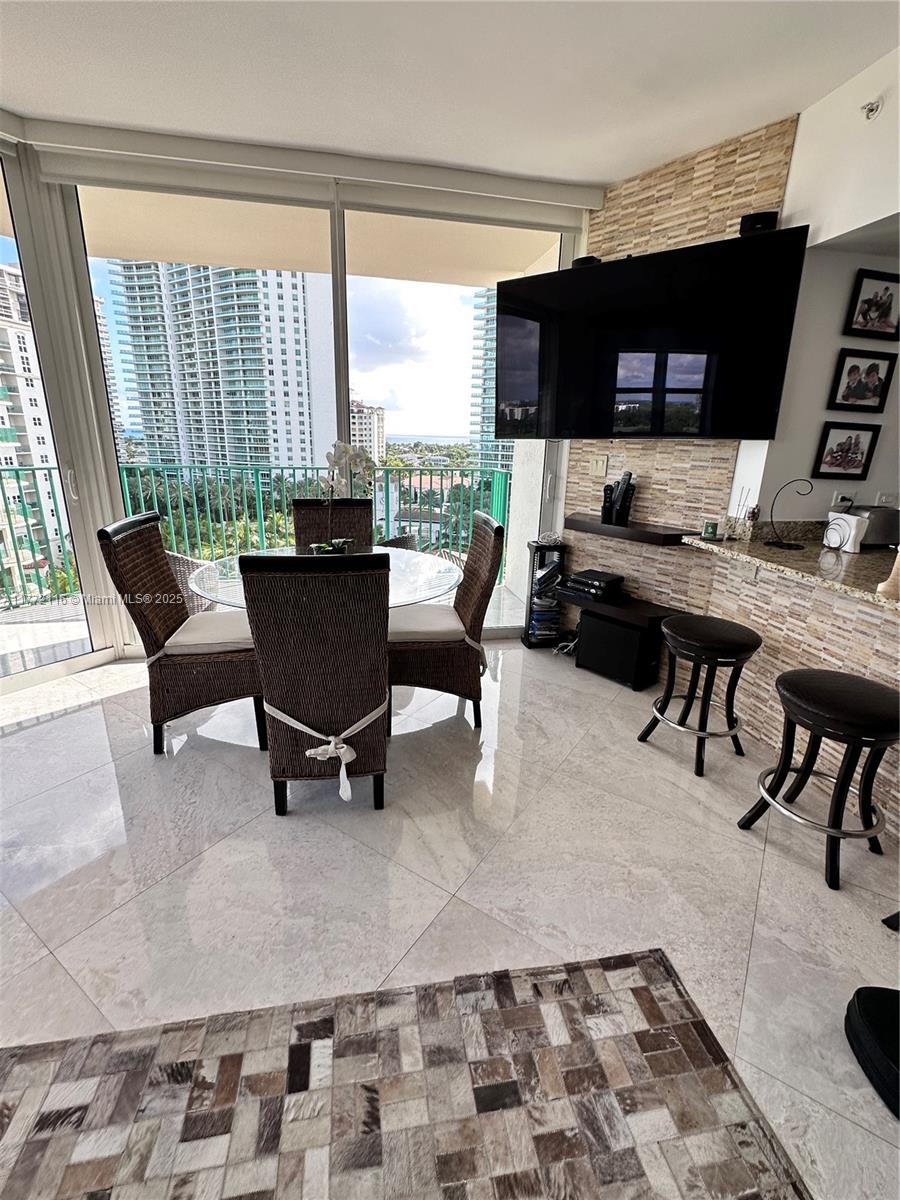 TURNBERRY VILLAGE SO TOWE - Residential