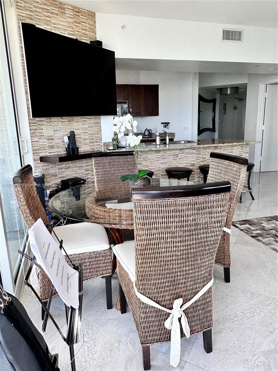 TURNBERRY VILLAGE SO TOWE - Residential