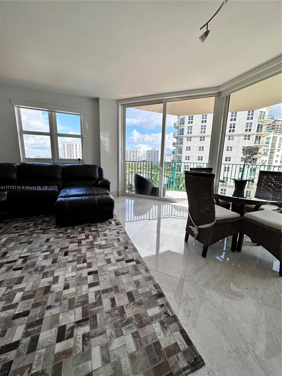 TURNBERRY VILLAGE SO TOWE - Residential