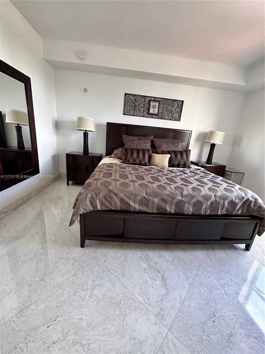 TURNBERRY VILLAGE SO TOWE - Residential