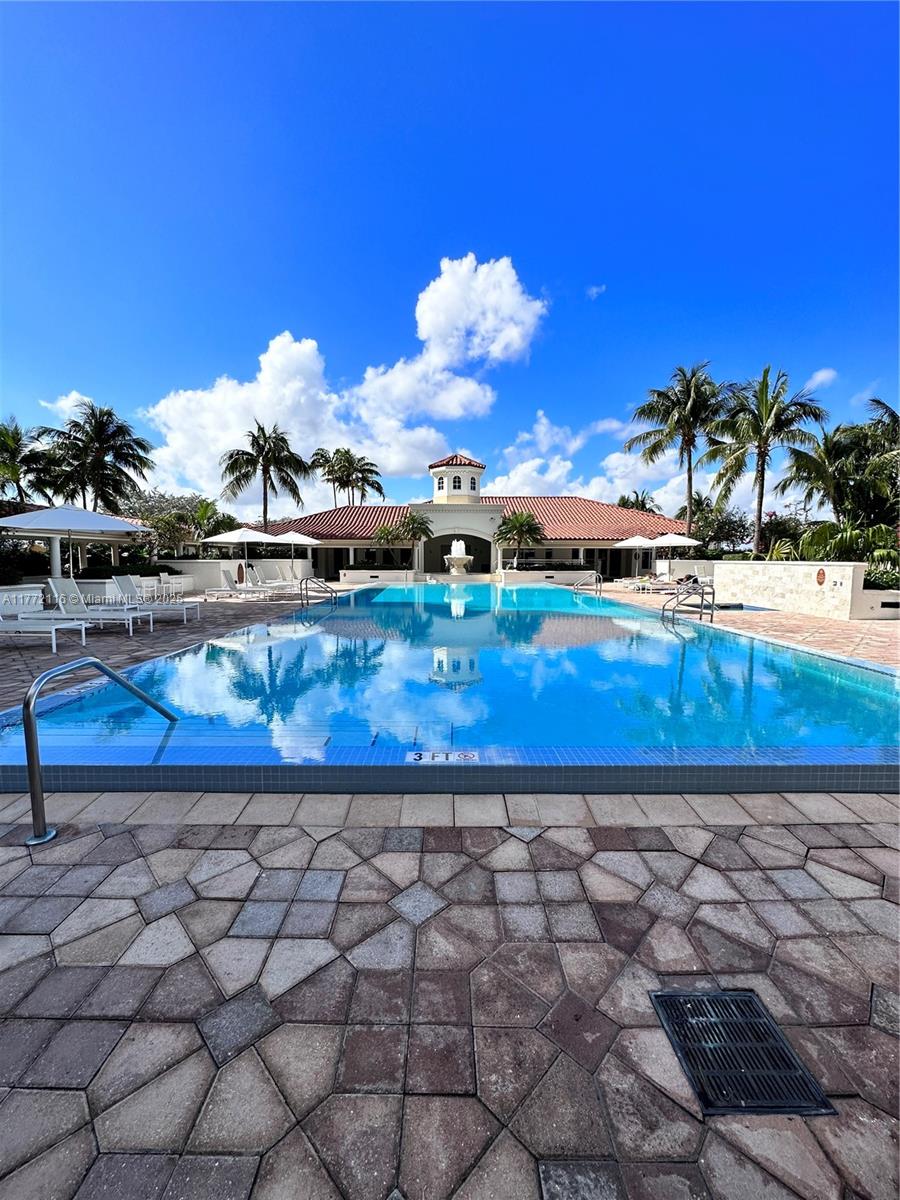 TURNBERRY VILLAGE SO TOWE - Residential