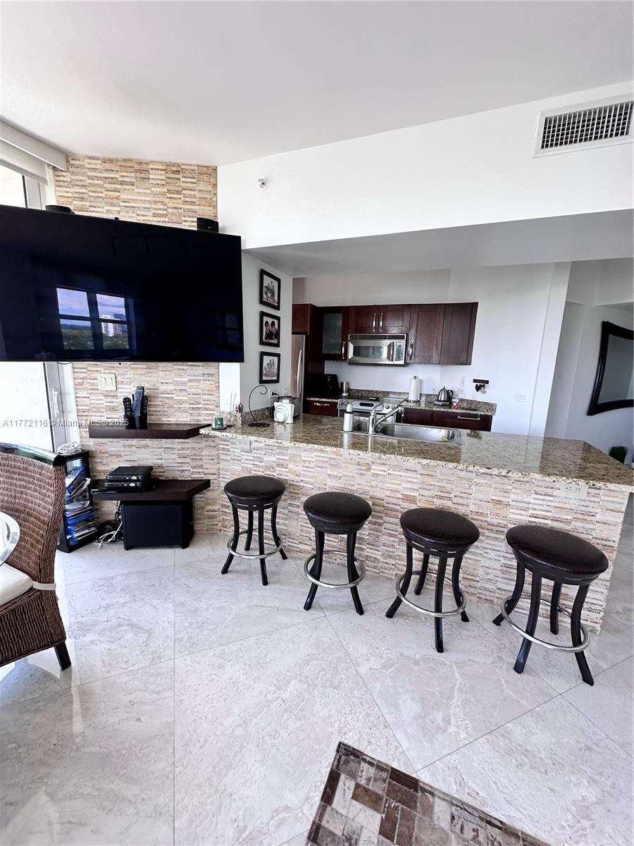 TURNBERRY VILLAGE SO TOWE - Residential